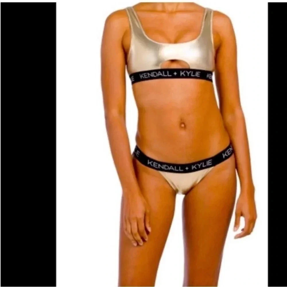 NWT KENDALL + KYLIE GOLD FOIL LOGO PEEKABOO BIKINI TOP SIZE MEDIUM & LARGE